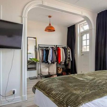 Een Heerlijke Woning Op Loopafstand Van Centrum! Leeuwarden Esterno foto