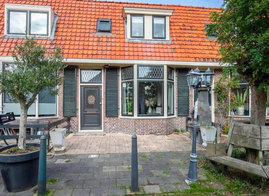 Een Heerlijke Woning Op Loopafstand Van Centrum! Leeuwarden Esterno foto
