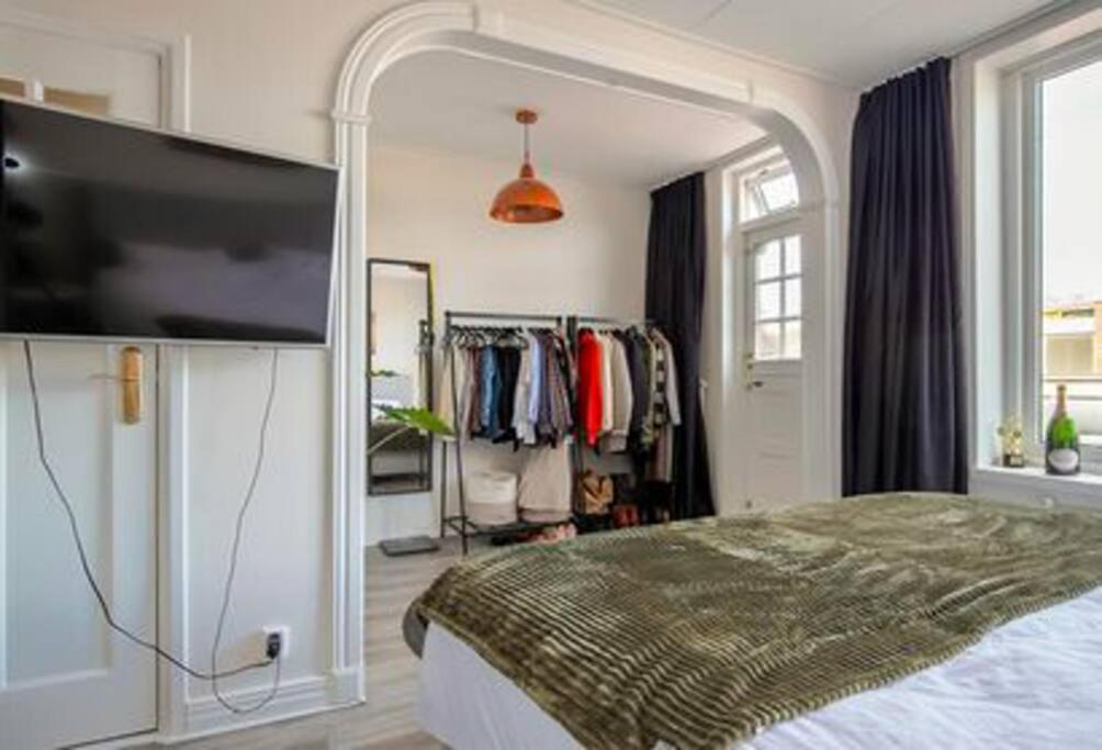 Een Heerlijke Woning Op Loopafstand Van Centrum! Leeuwarden Esterno foto