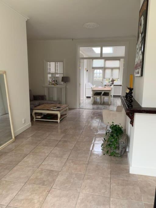 Een Heerlijke Woning Op Loopafstand Van Centrum! Leeuwarden Esterno foto